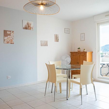 T2 Tout Confort Proche Centre Hyeres & Plages Exteriör bild
